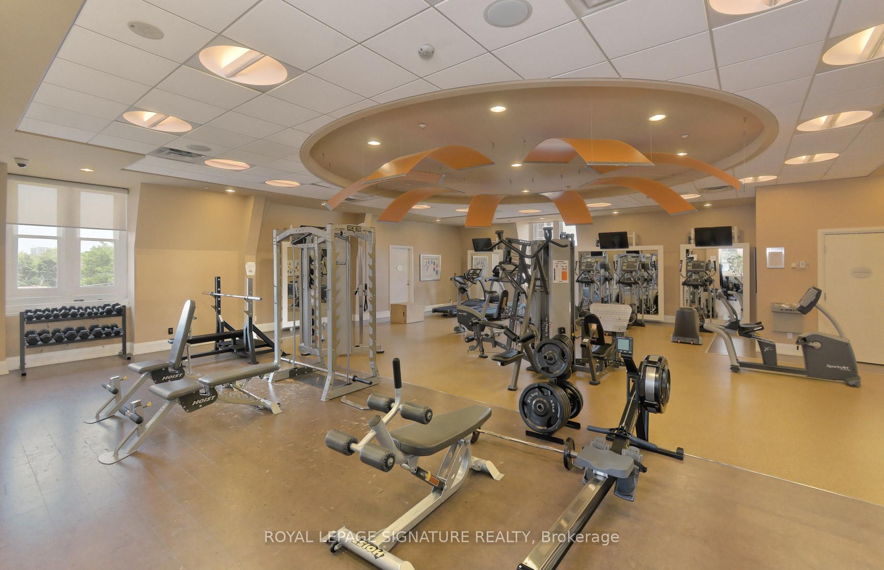 2 Bedrooms Condo at 28 Linden, Toronto For sale