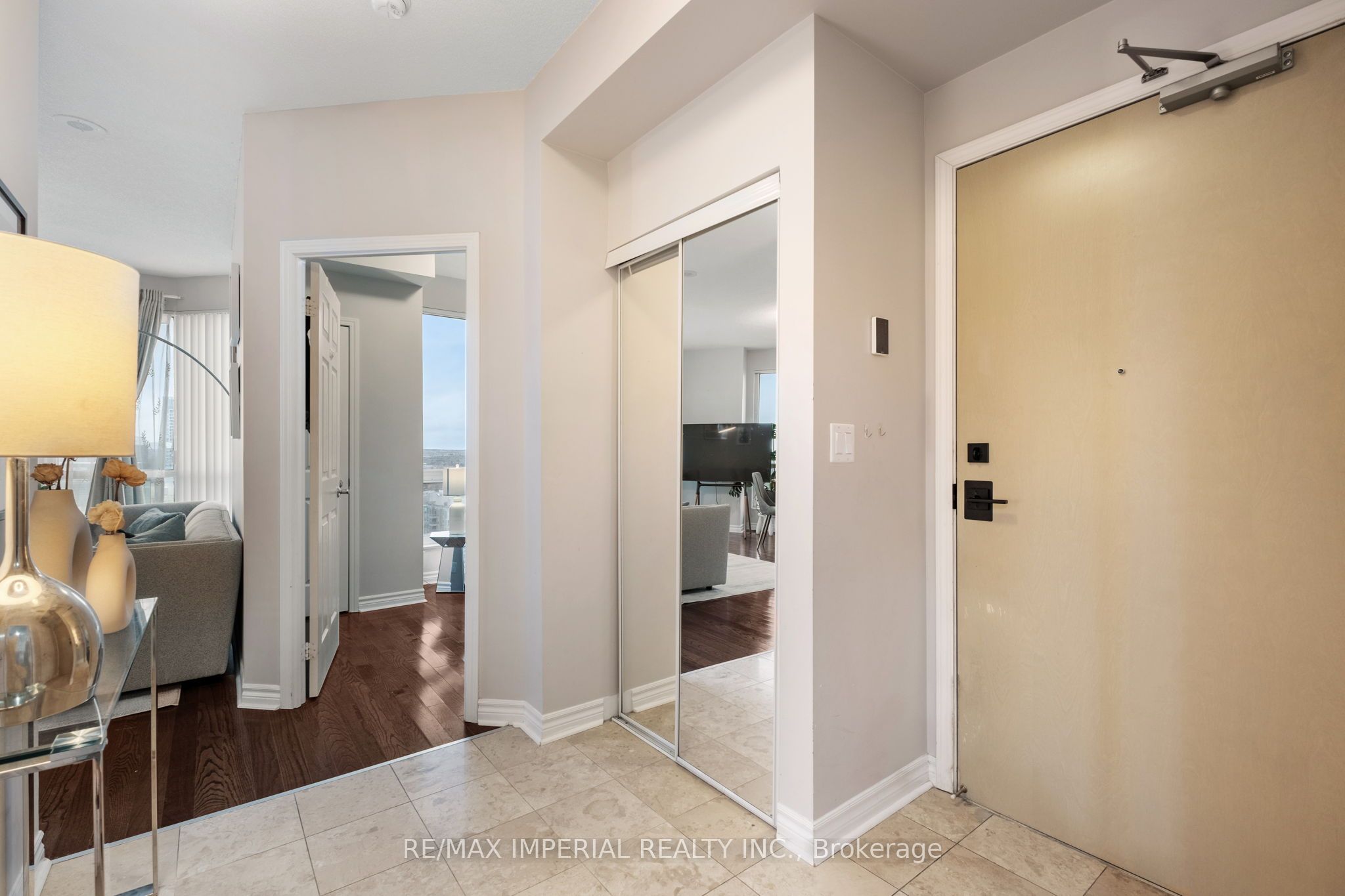 18 Holmes Avenue, #2210
