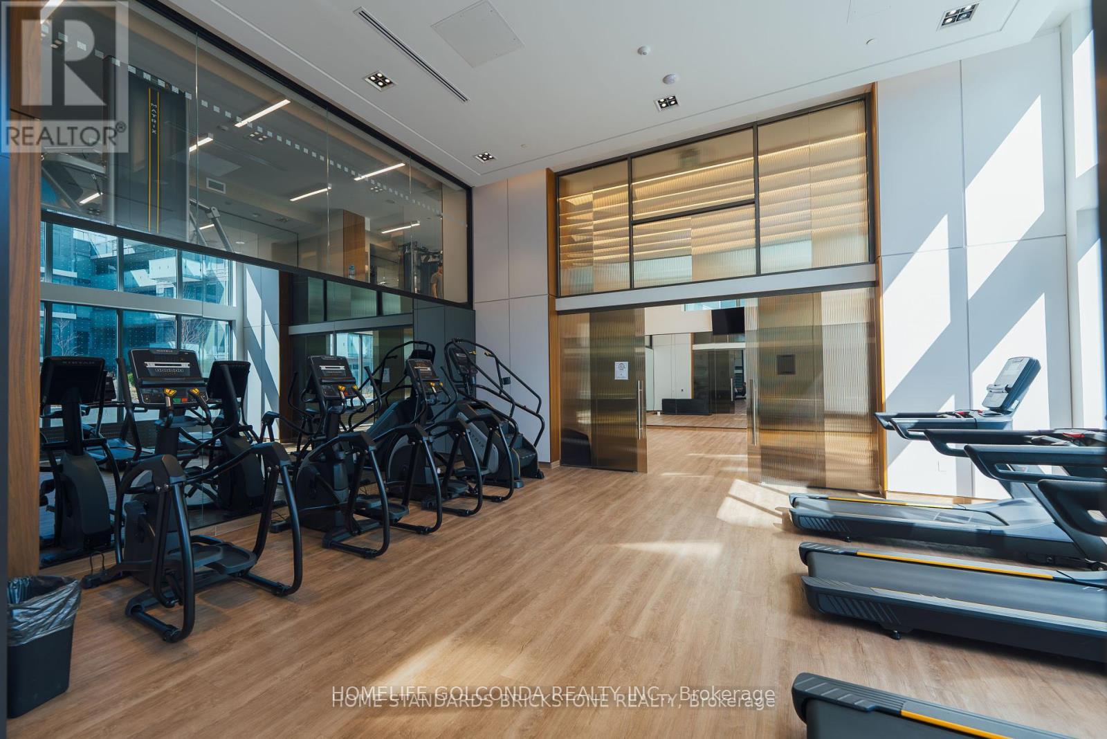 3 Bedrooms Condo at 7 Golden Lion,  Toronto For sale