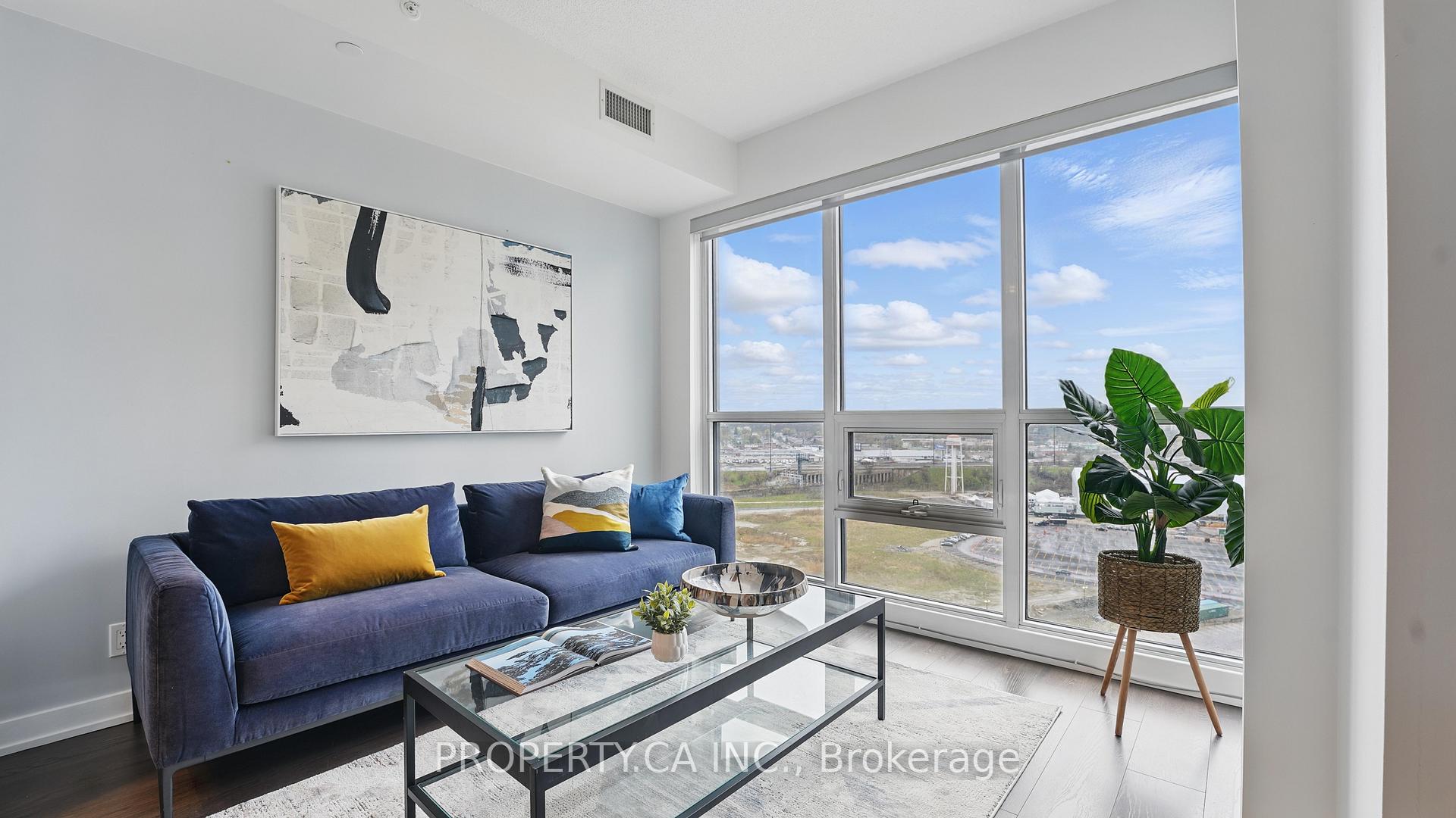 2 Bedrooms Condo at 2220 Lakeshore,  Toronto For sale