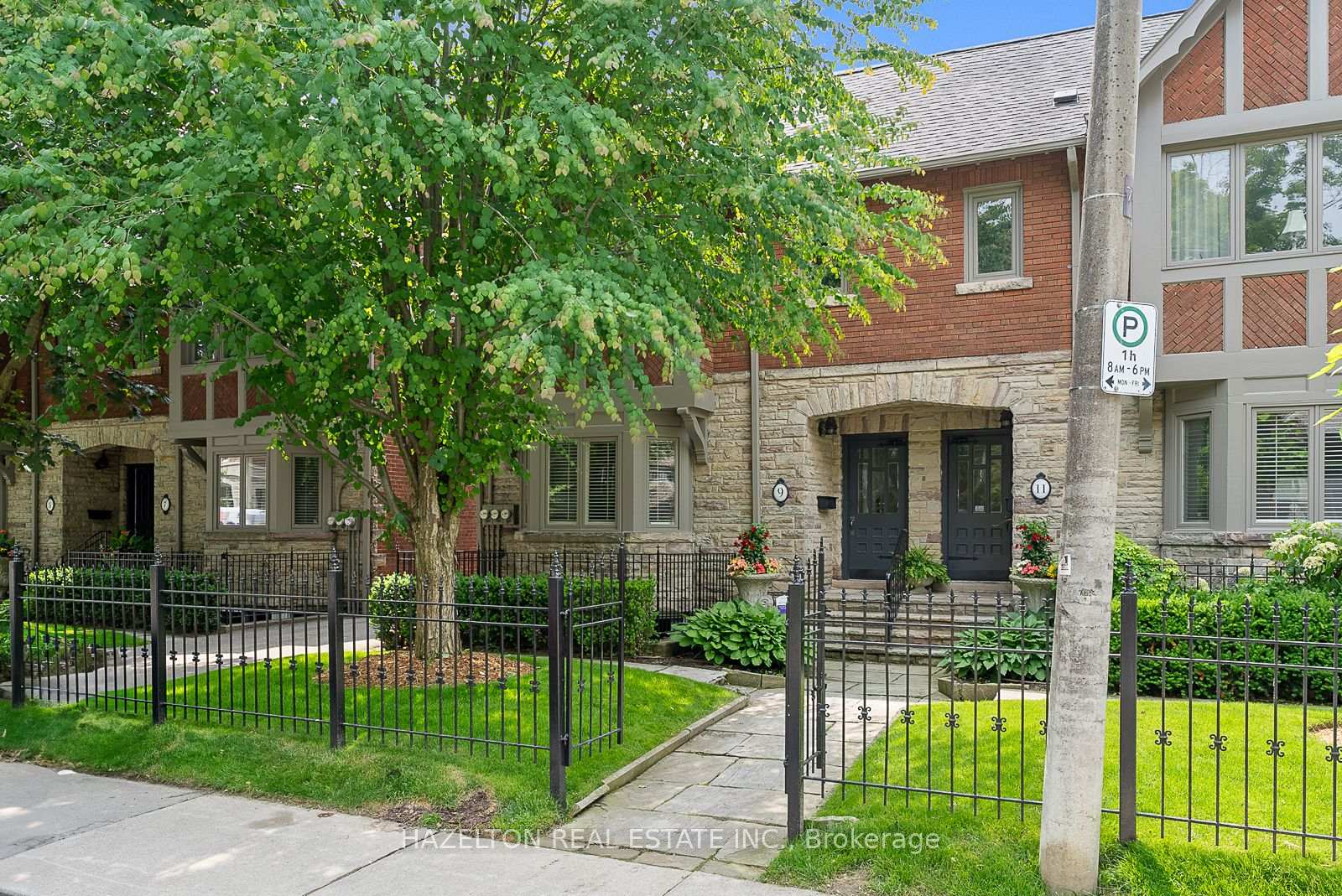 3 Bedrooms Condo at 9 Clarendon, Toronto For sale