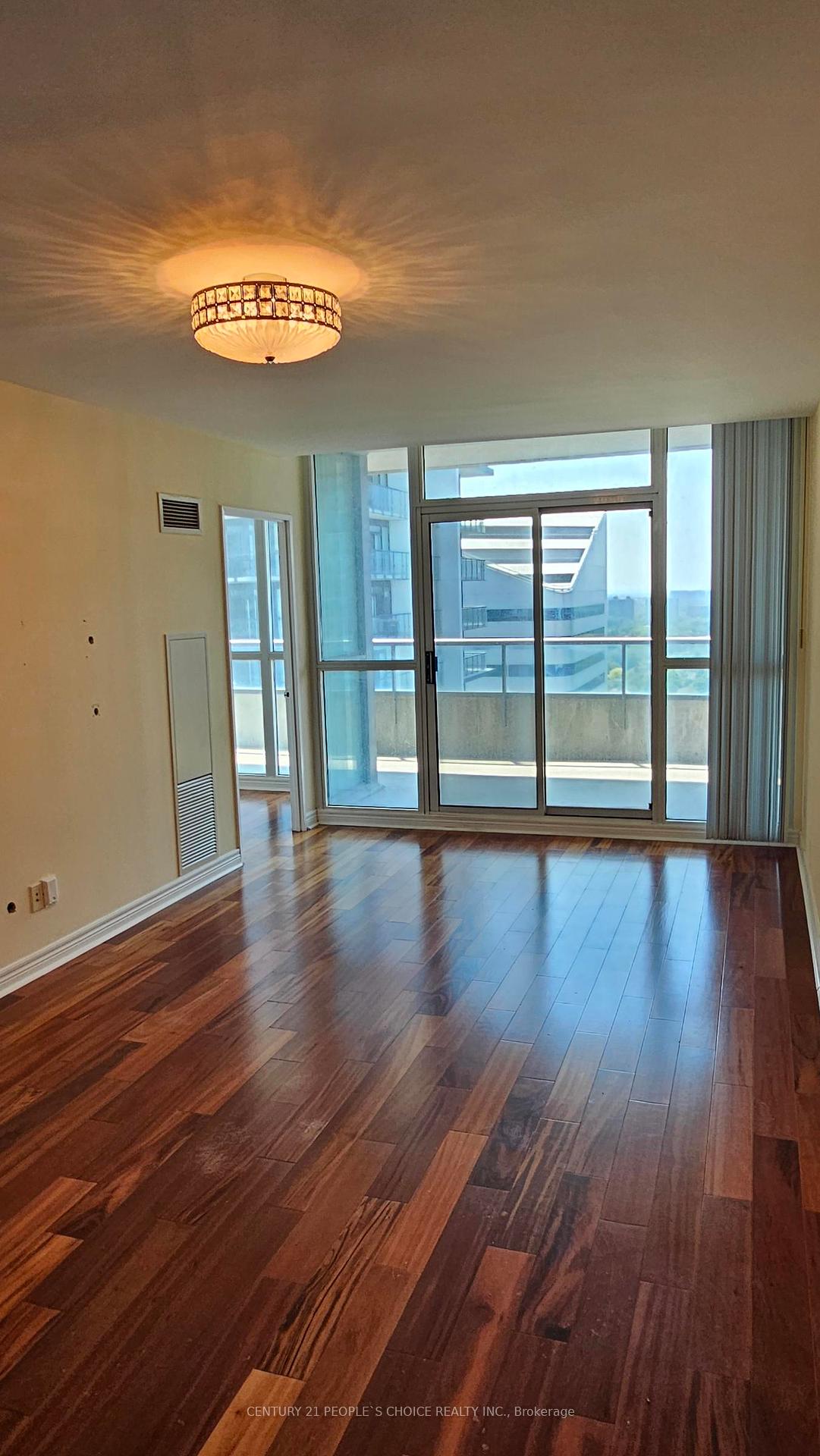 2 Bedrooms Condo at 23 Hollywood, Toronto For sale