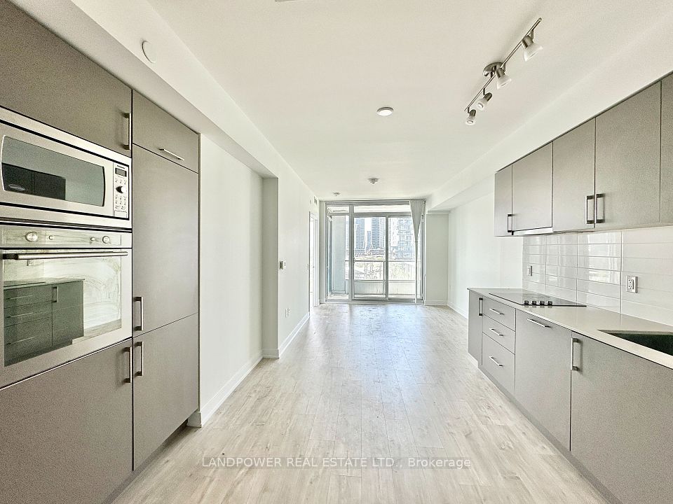 27 Bathurst