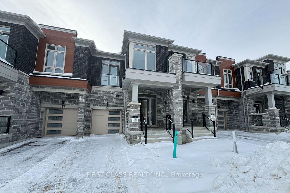 9 Schmeltzer Crescent