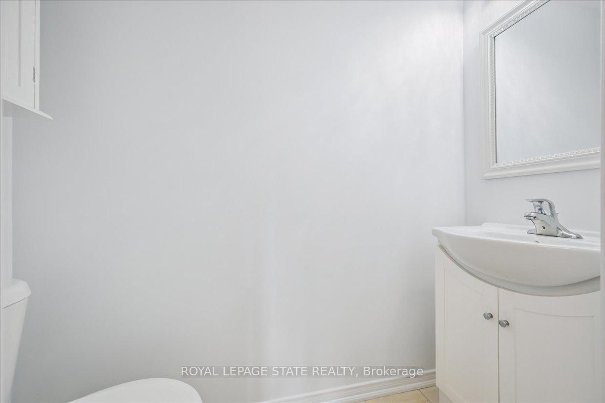 2 Bedrooms Condo at 2450 Post, Oakville For sale