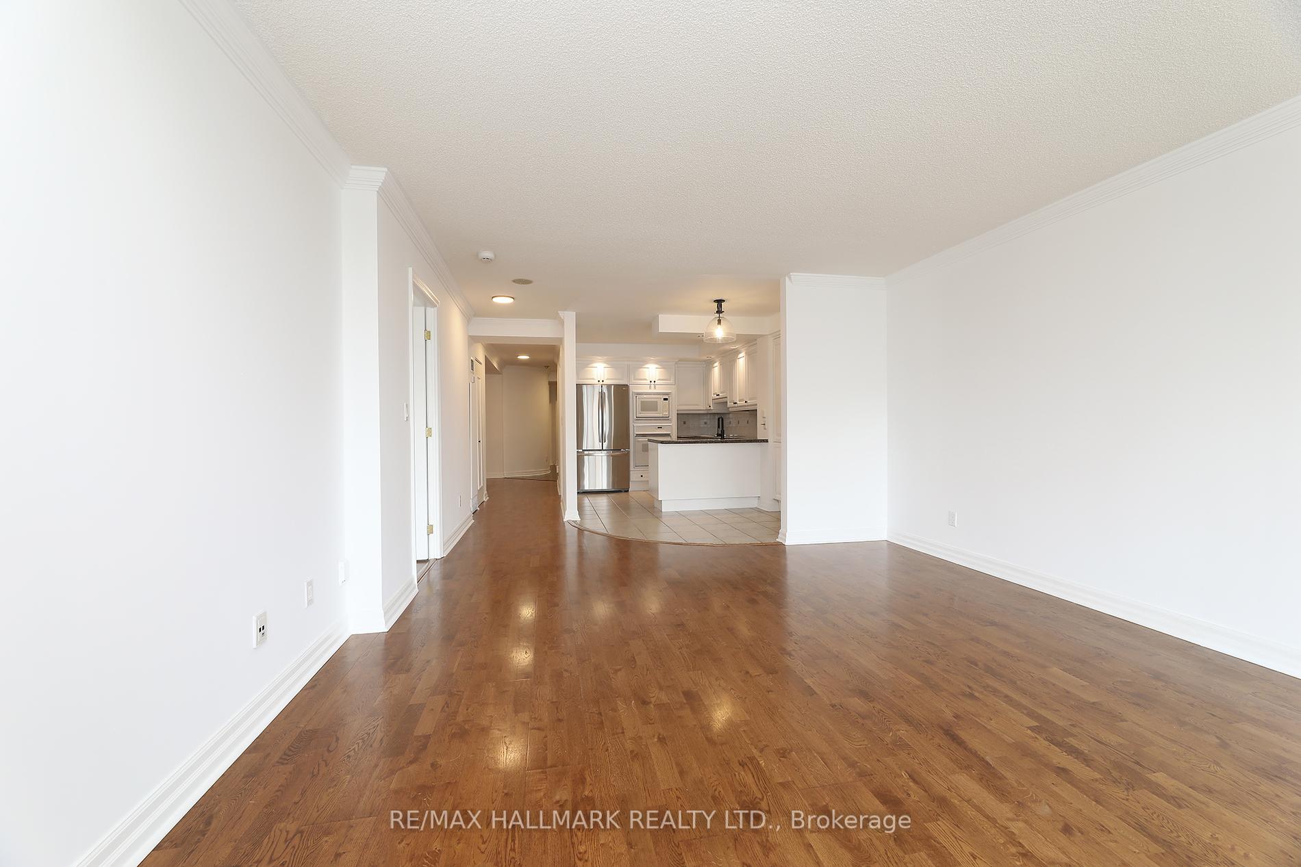 2 Bedrooms Condo at 2727 Yonge, Toronto For sale