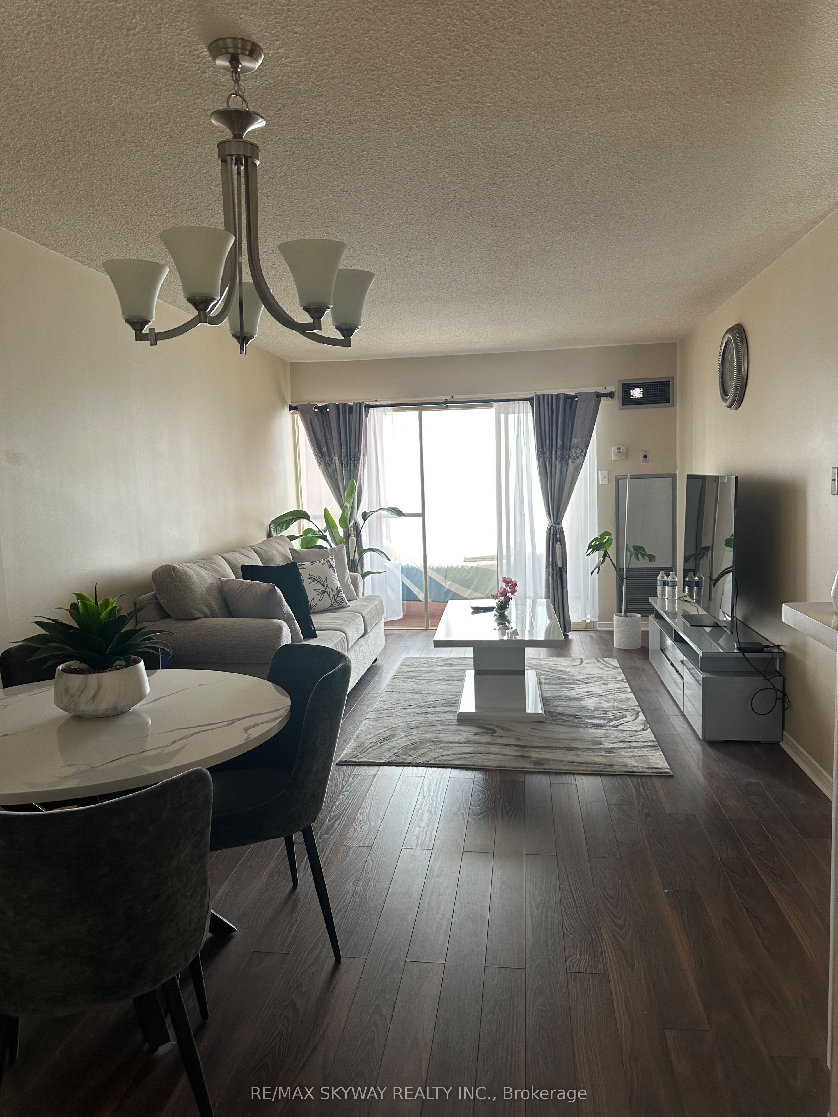 75 King Street E, #1104