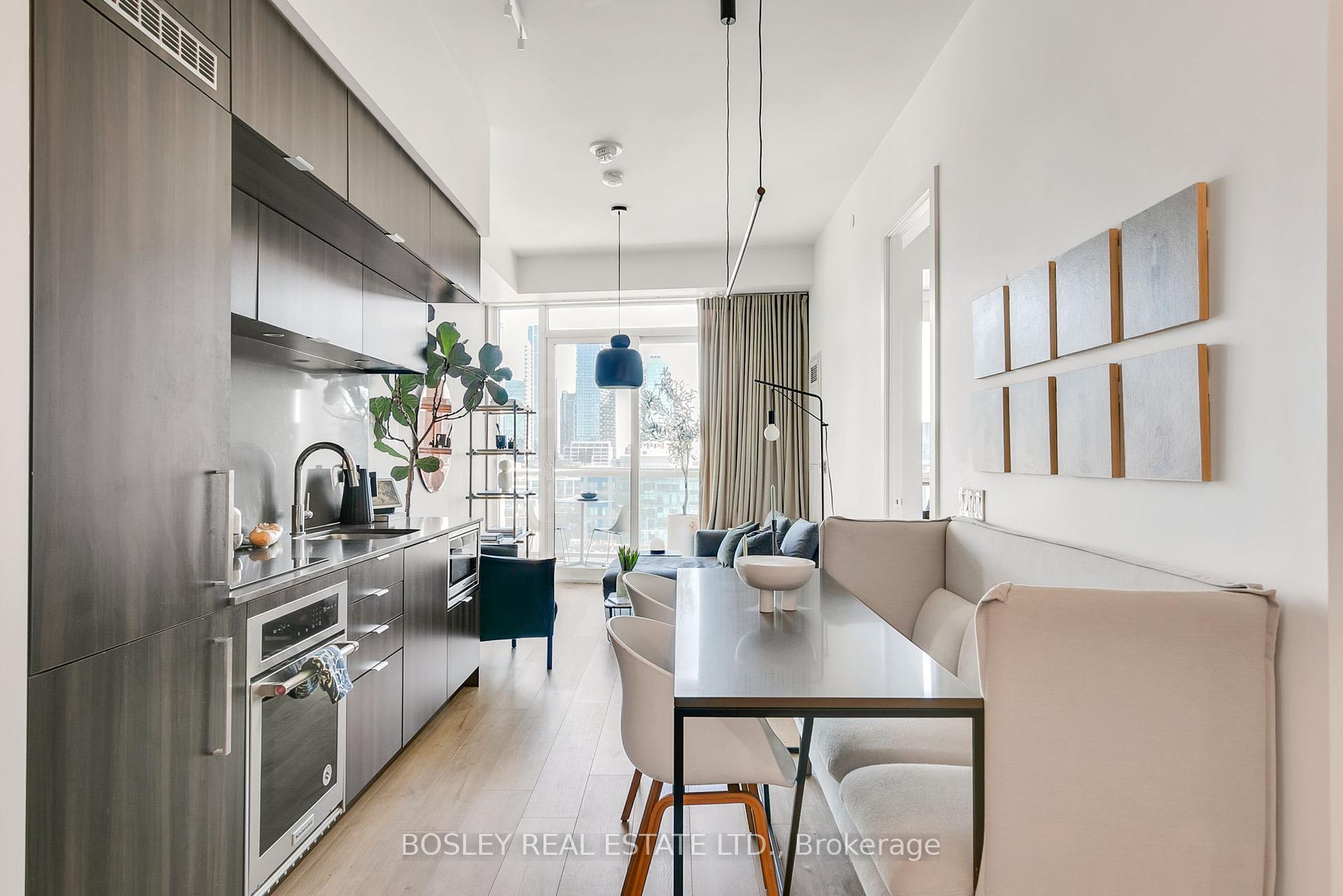 2 Bedrooms Condo at 80 Vanauley, Toronto For sale