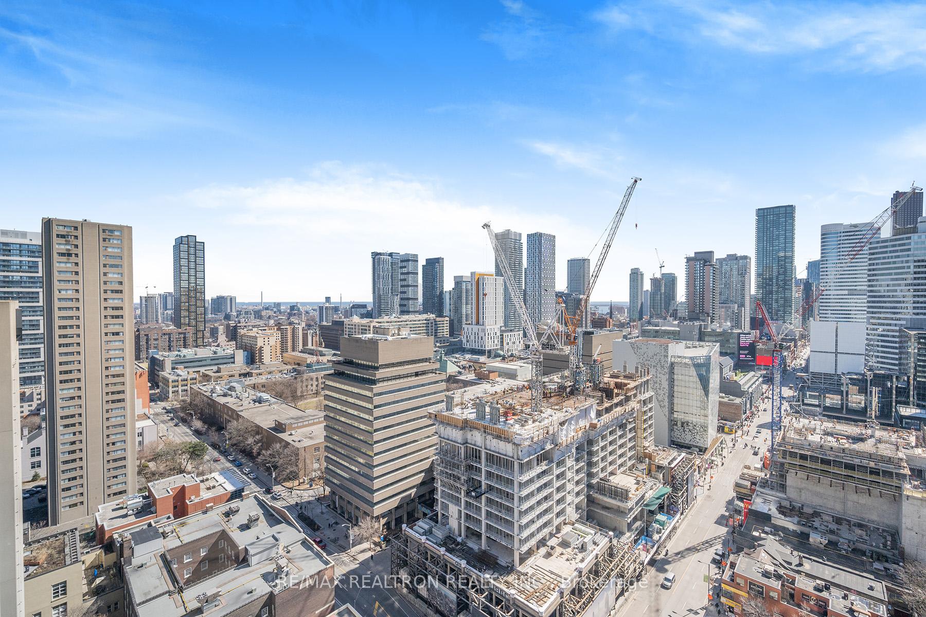 2 Bedrooms Condo at 386 Yonge,  Toronto For sale