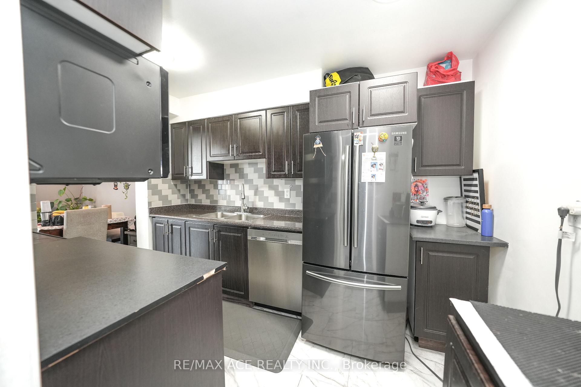 2 Bedrooms Condo at 301 Prudential, Toronto For sale