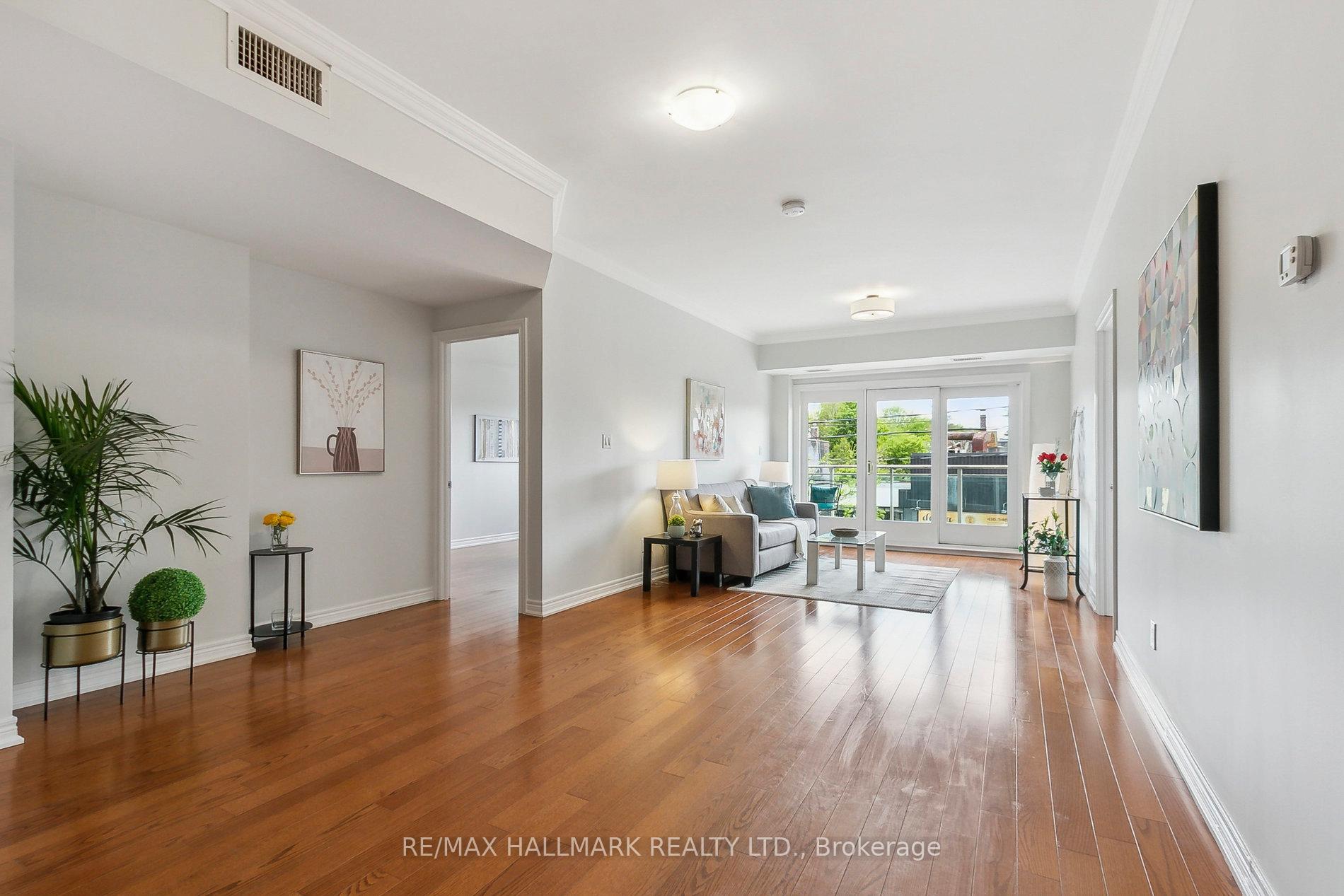 2 Bedrooms Condo at 1 Lawlor, Toronto For sale