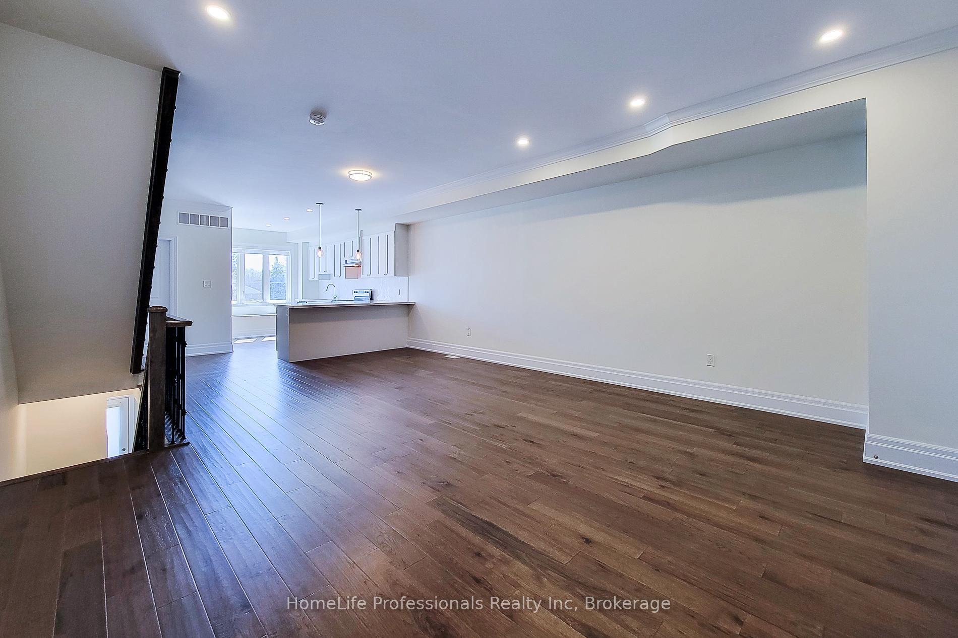 3 Bedrooms Condo at 111 Wilson, Hamilton For sale