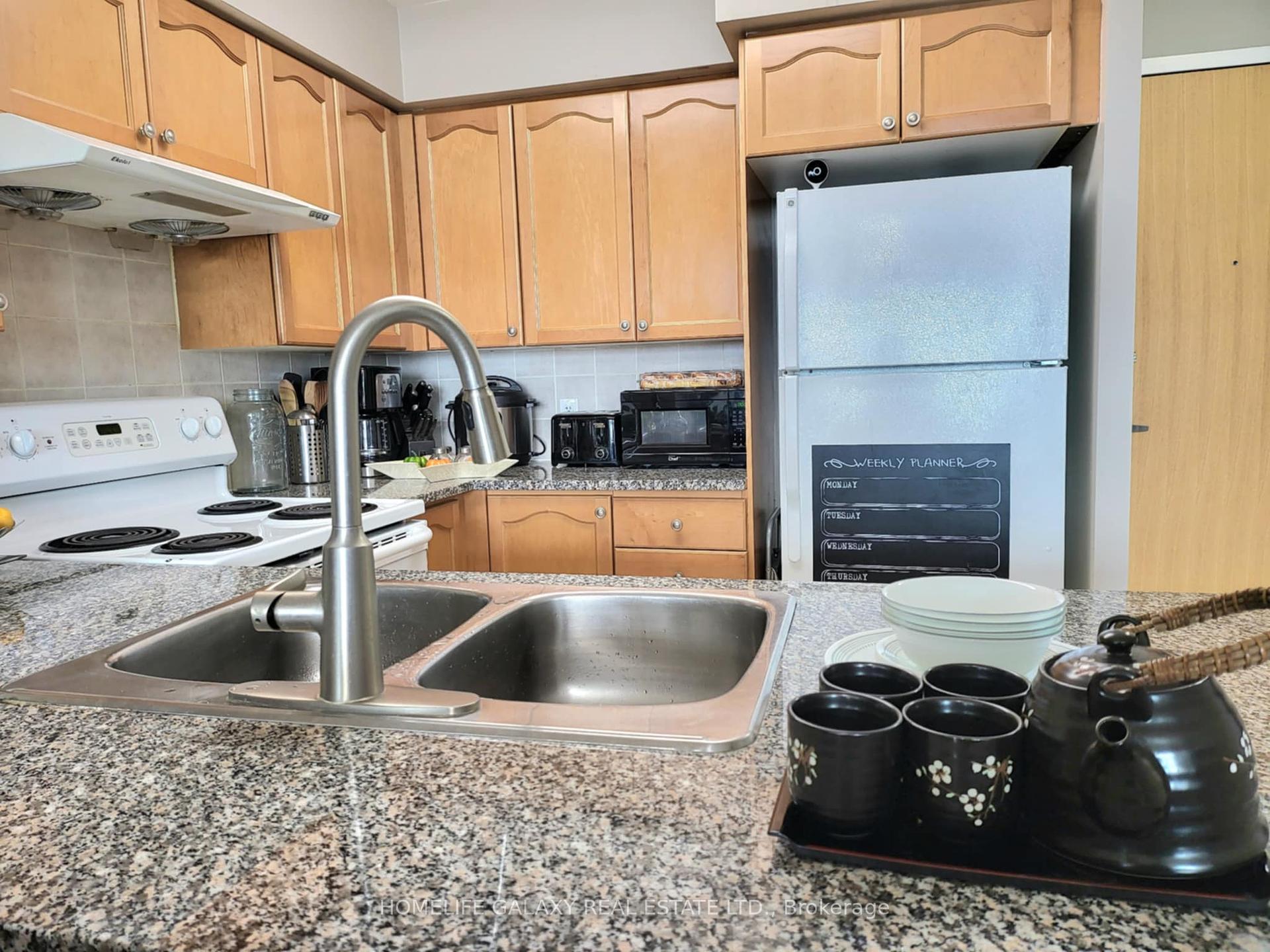 3 Bedrooms Condo at 68 Grangeway, Toronto For sale