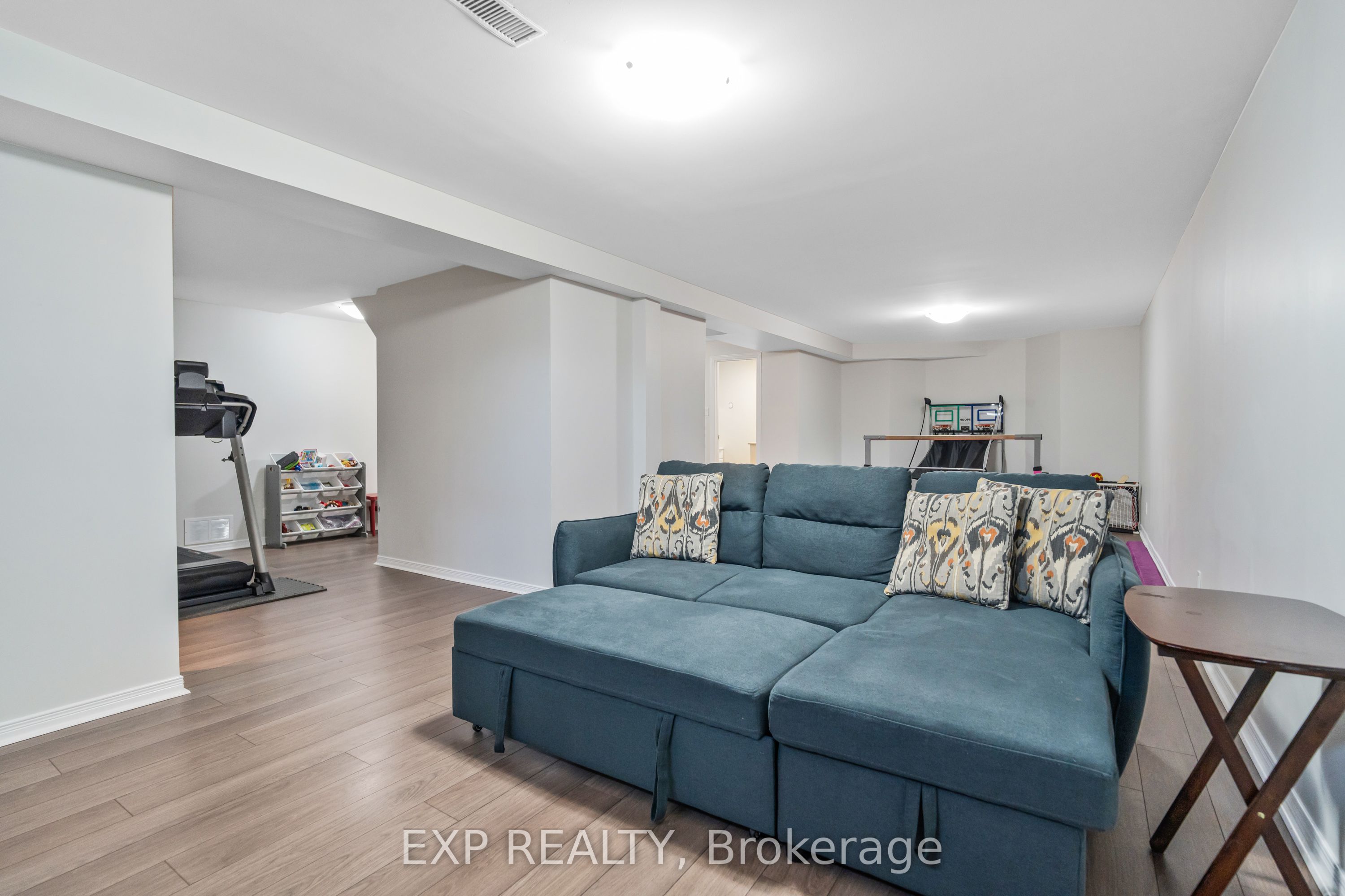 34 MEADOW GLADE Gardens, SouthofBaselinetoKnoxdale, ON K2G 5J4