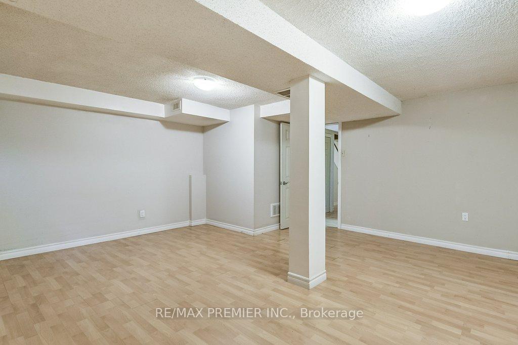 4 Bedrooms Condo at 2670 Battleford, Mississauga For sale