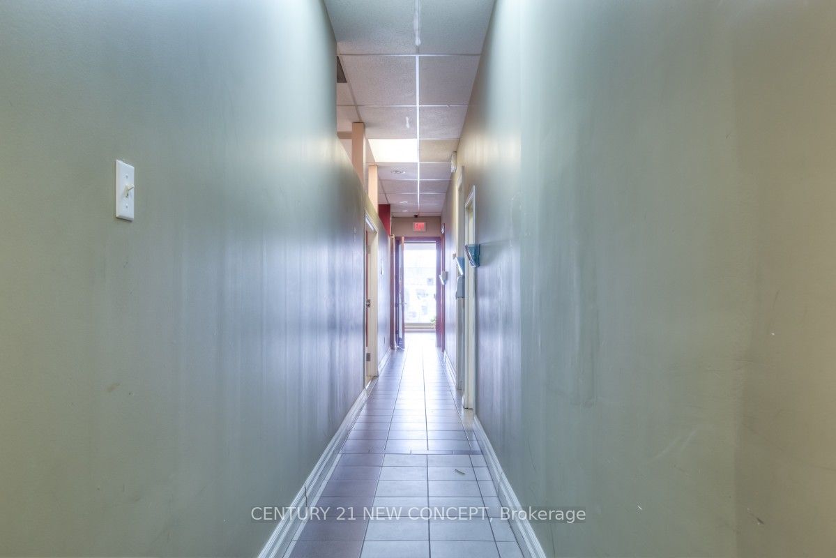 4250 Weston Road, #100 & Part of 101