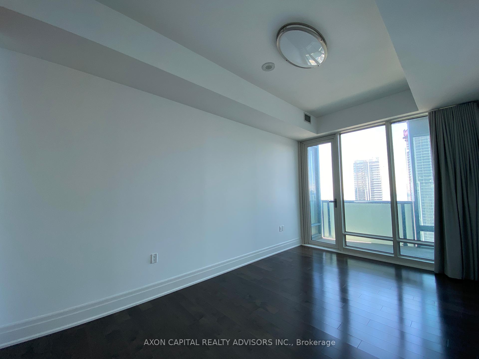 3 Bedrooms Condo at 8 The Esplanade, Toronto For sale