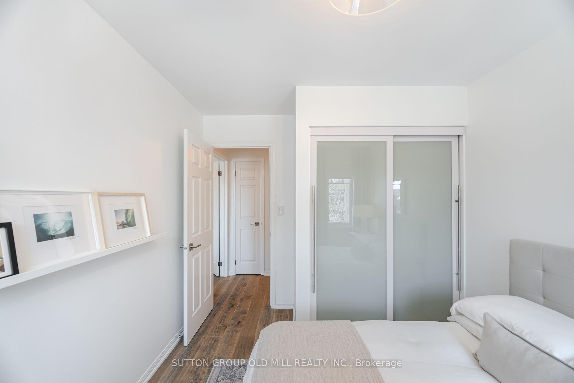 2 Bedrooms Condo at 3050 Rotary,  Burlington For sale