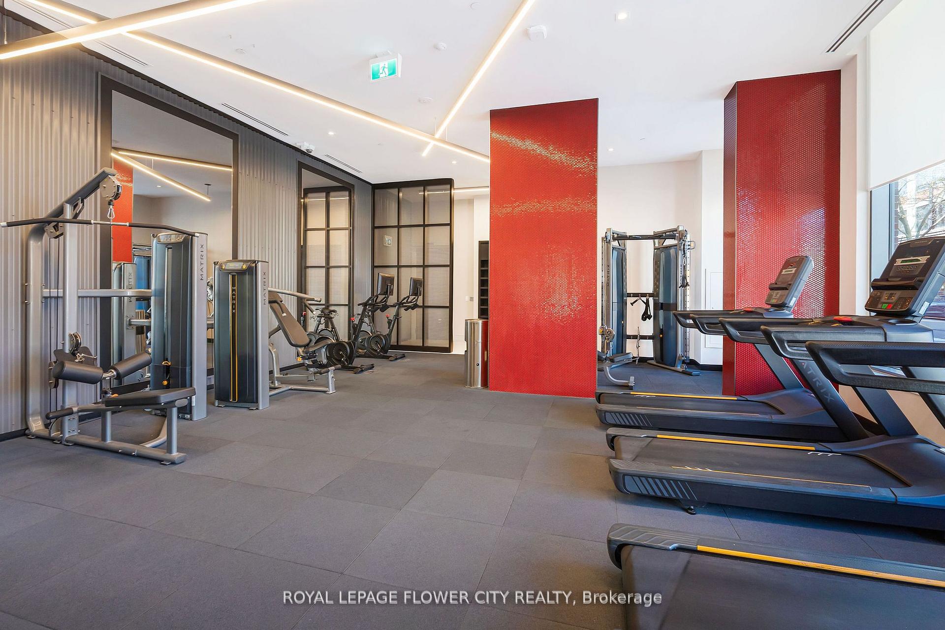 2 Bedrooms Condo at 212 King William, Hamilton For sale