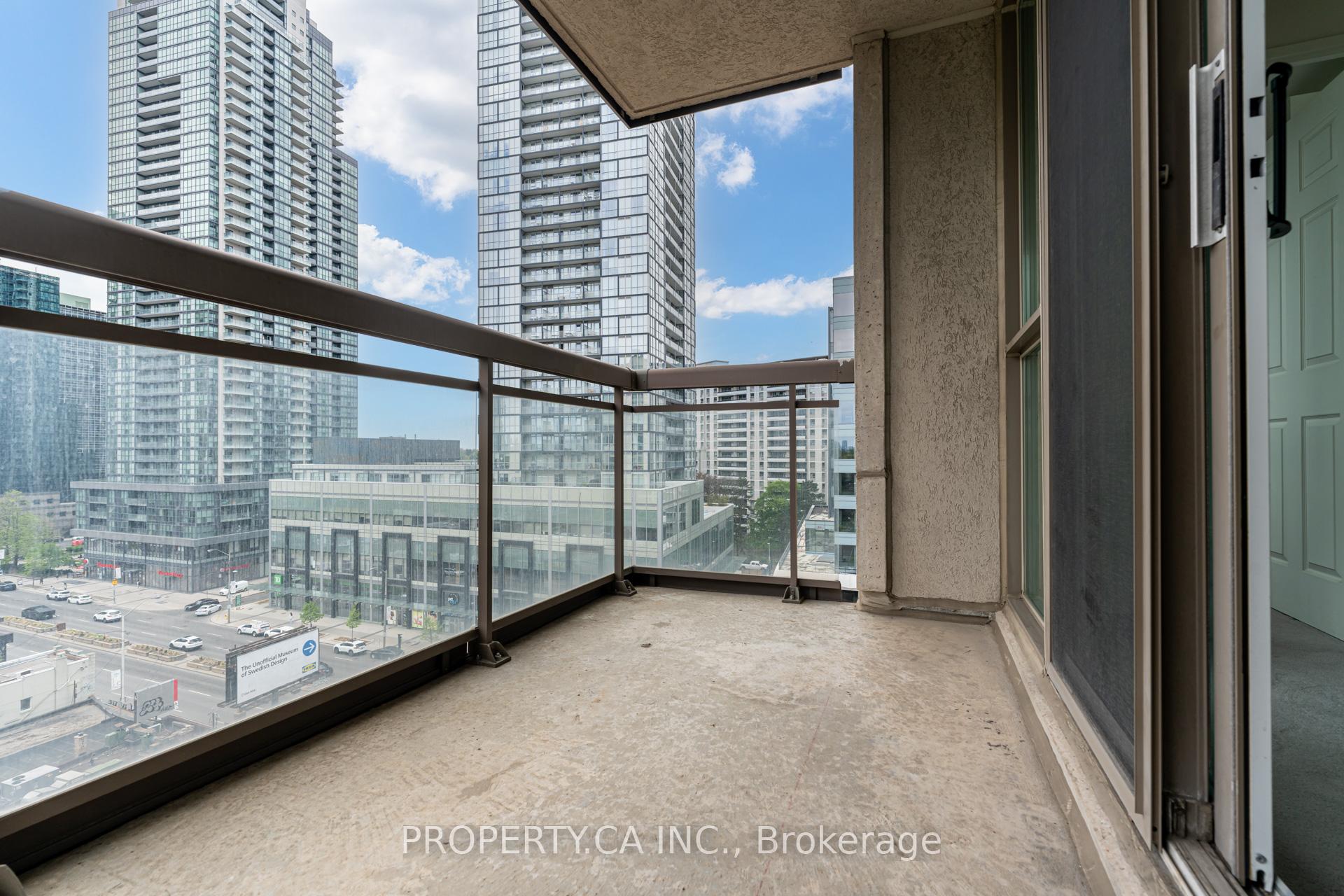 2 Bedrooms Condo at 18 Parkview, Toronto For sale