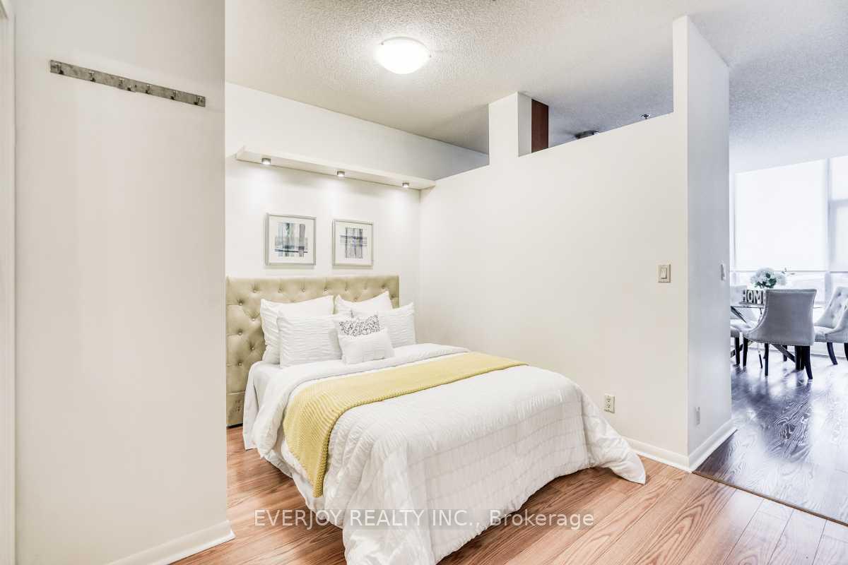 1 Bedroom Condo at 96 St Patrick,  Toronto For sale