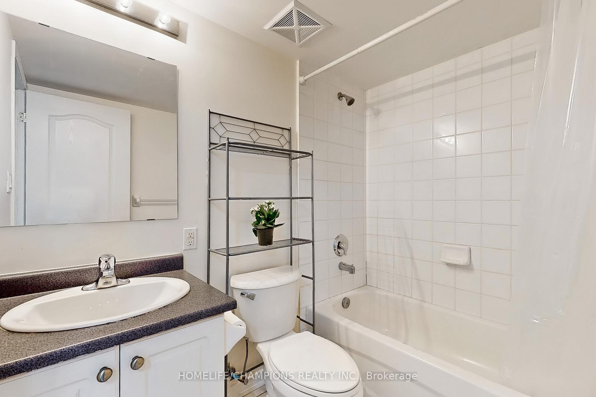 2 Bedrooms Condo at 35 Strangford, Toronto For sale