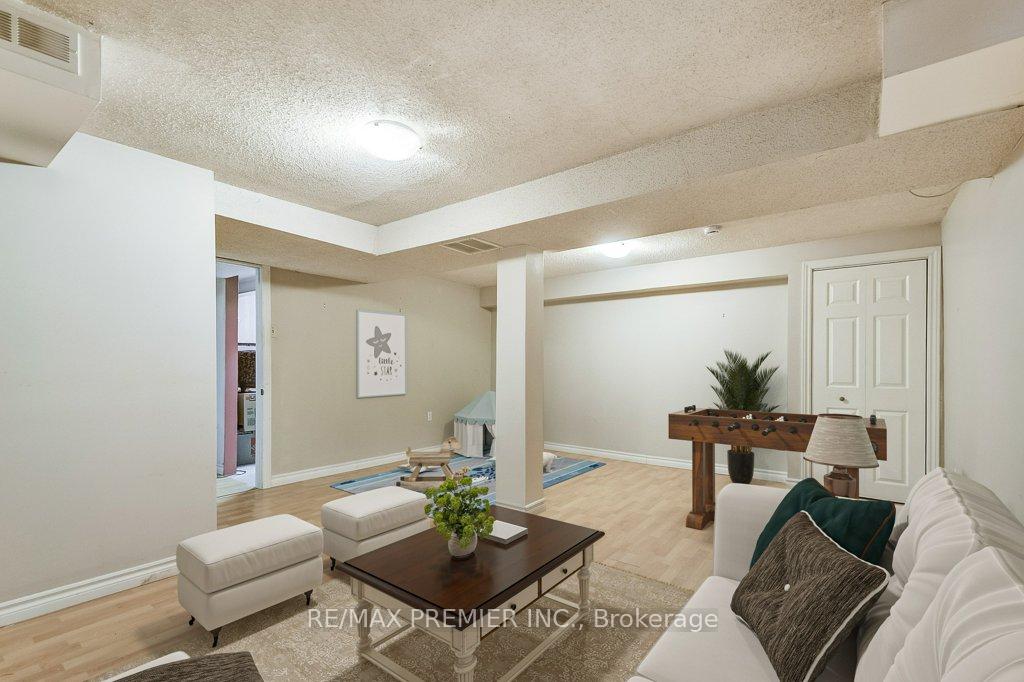 4 Bedrooms Condo at 2670 Battleford, Mississauga For sale