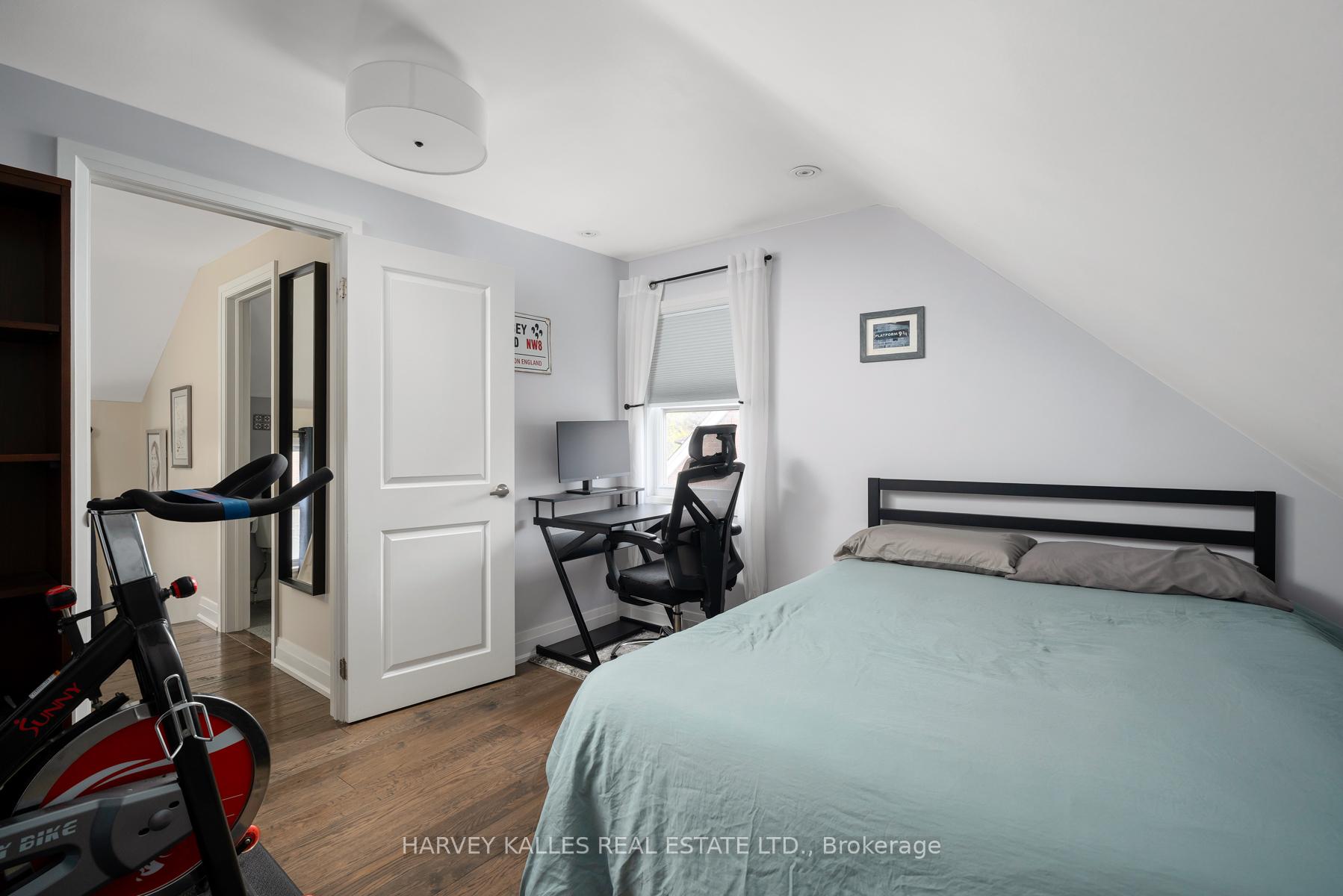 89 Charleswood Drive