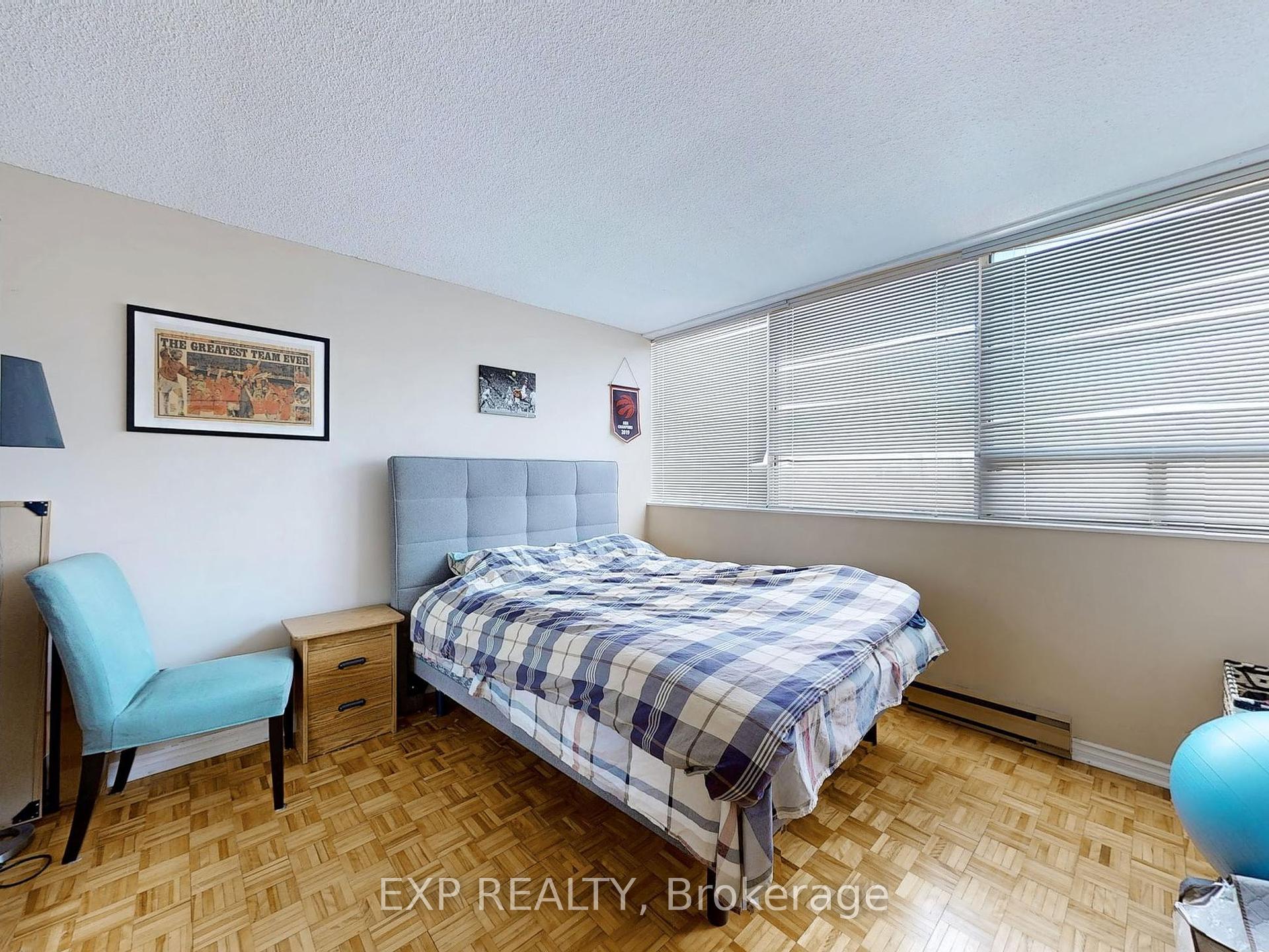 1 Bedroom Condo at 914 Yonge, Toronto For sale