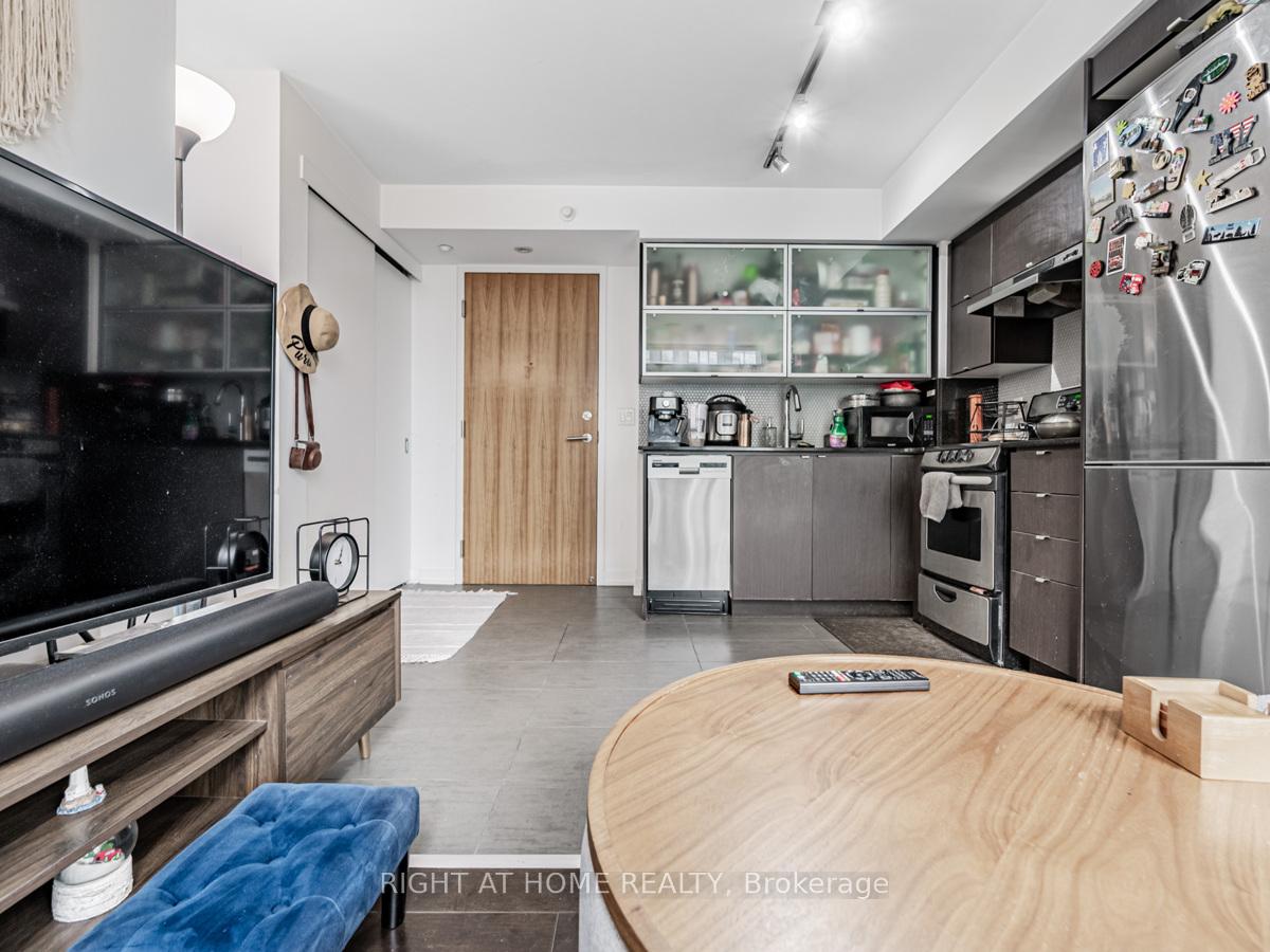 1 Bedroom Condo at 170 Fort York, Toronto For sale