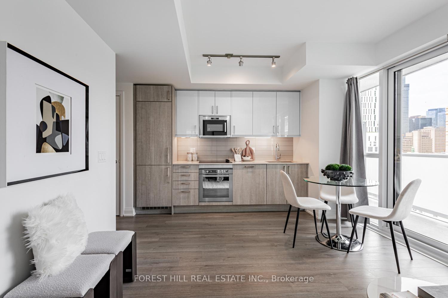 2 Bedrooms Condo at 77 Mutual, Toronto For sale