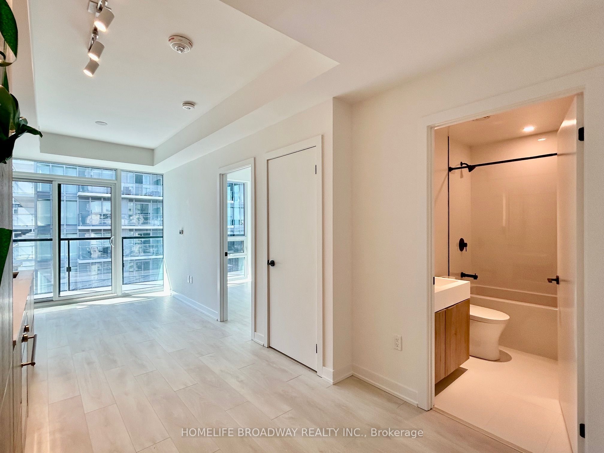 127 Broadway Avenue, #1505S