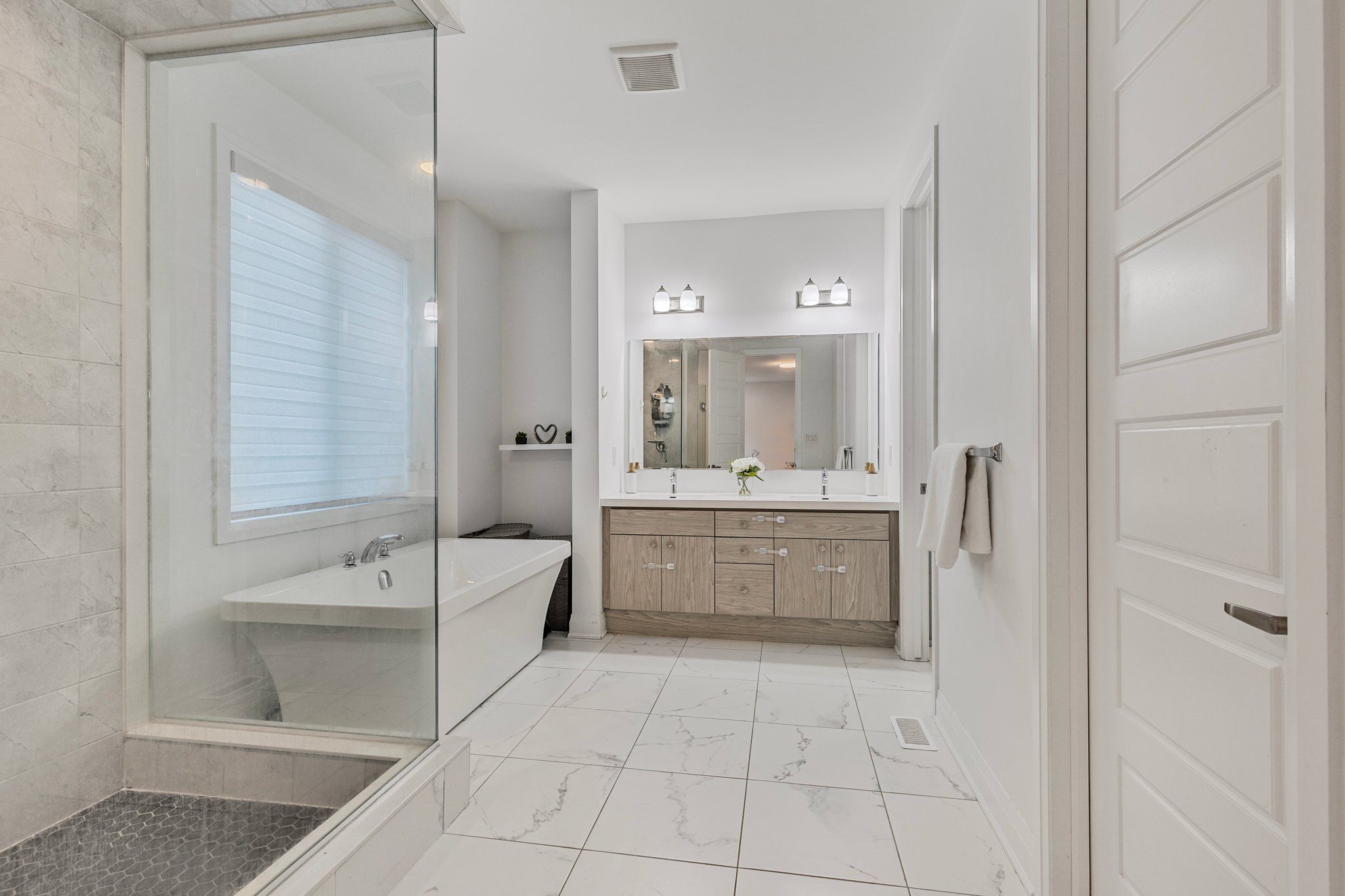 1411 Lobelia Crescent