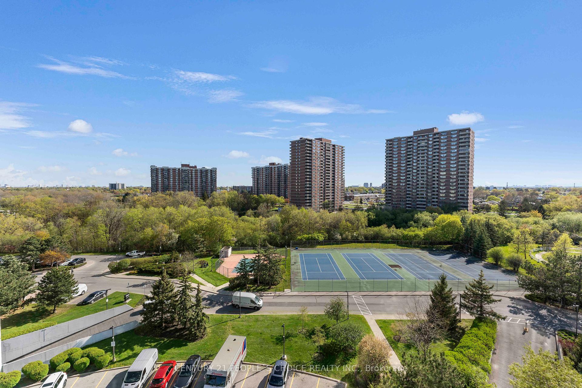 2 Bedrooms Condo at 3 Rowntree, Toronto For sale