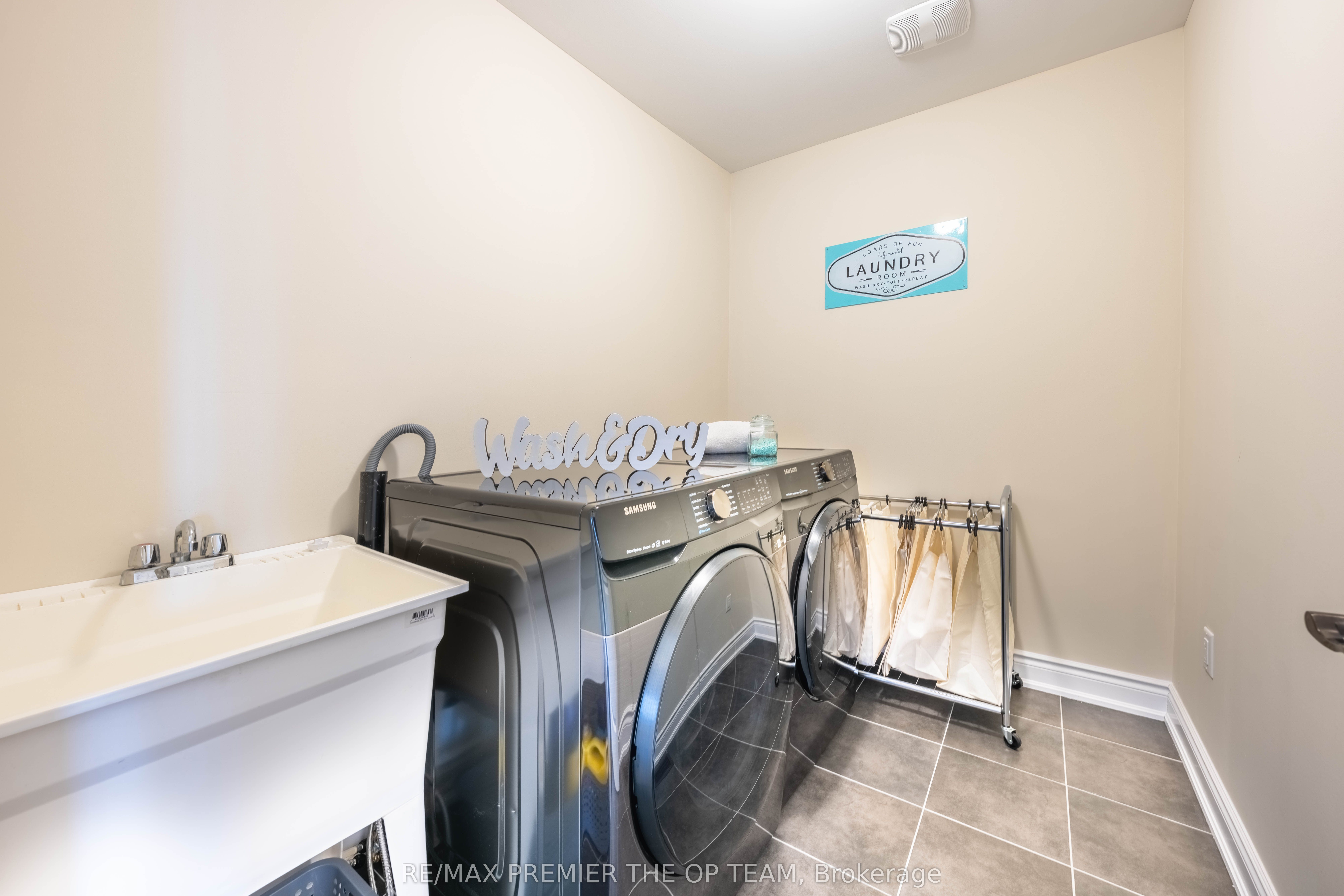 53 Janes Crescent