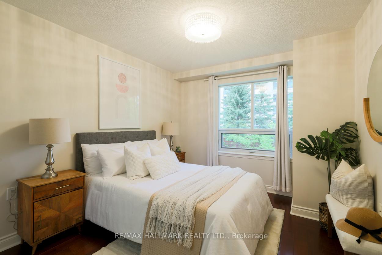 1 Bedroom Condo at 12 Rean, Toronto For sale
