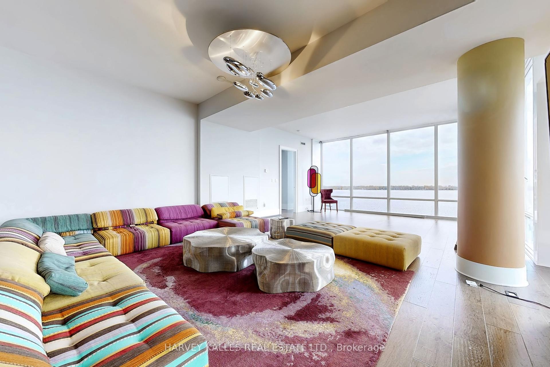 29 Queens Quay N/A E 1006