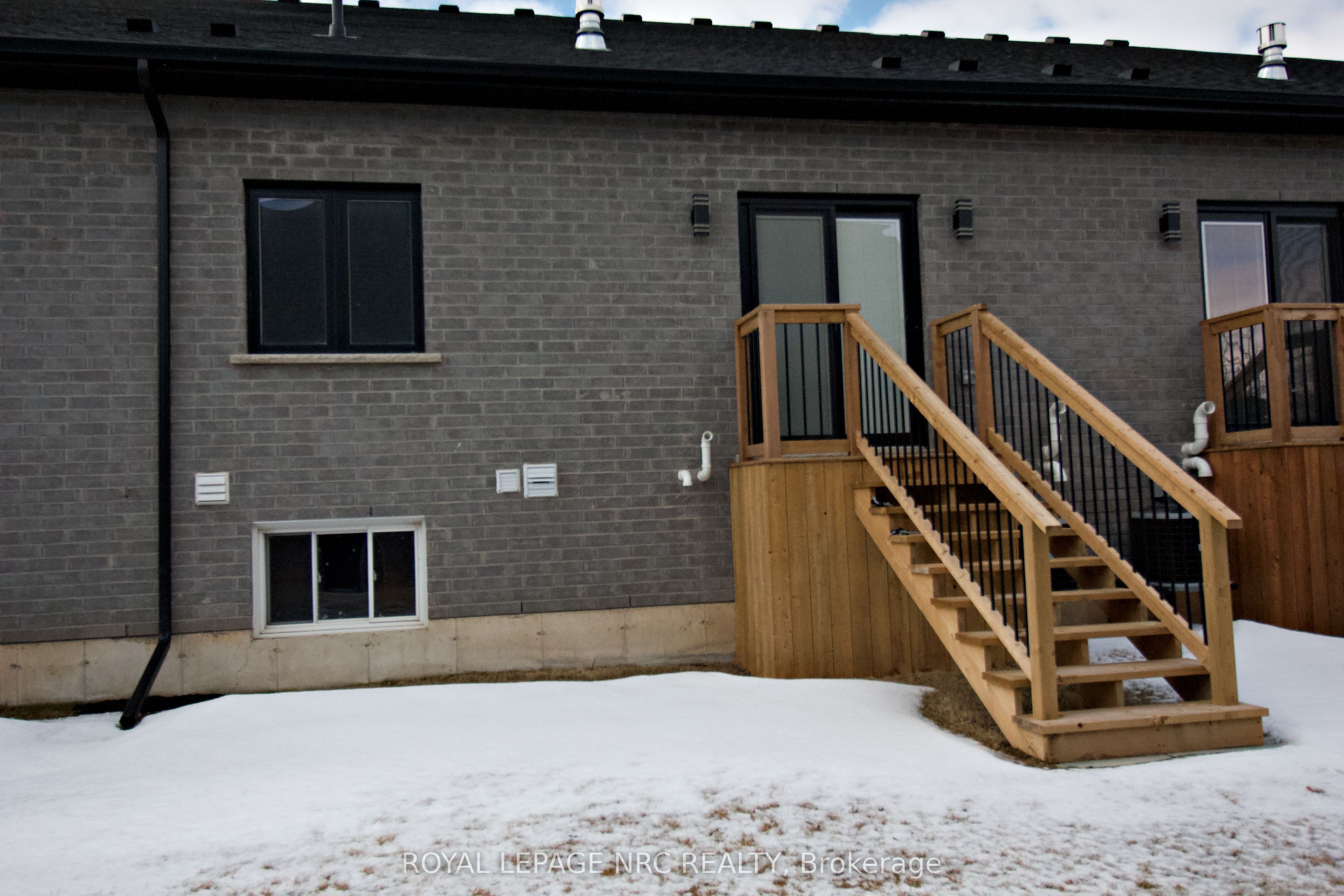 265 Lancaster Drive, Port Colborne, ON L3K 0B2
