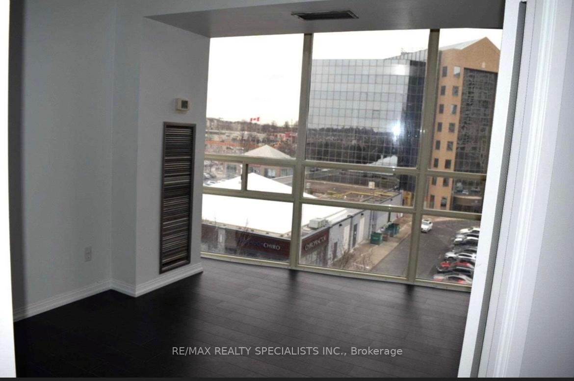 2 Bedrooms Condo at 50 Eglinton, Mississauga For sale