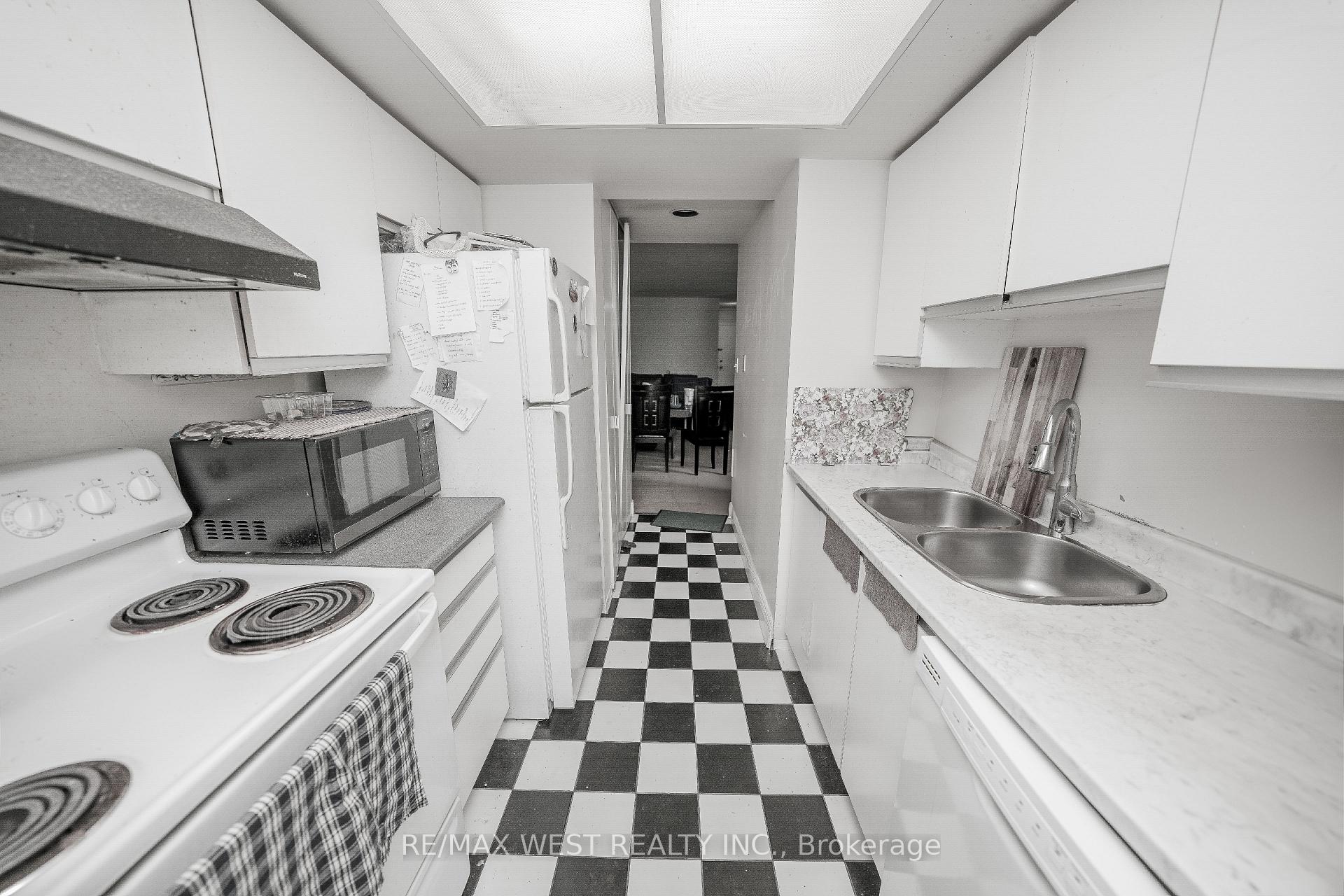 2 Bedrooms Condo at 1470 Midland, Toronto For sale