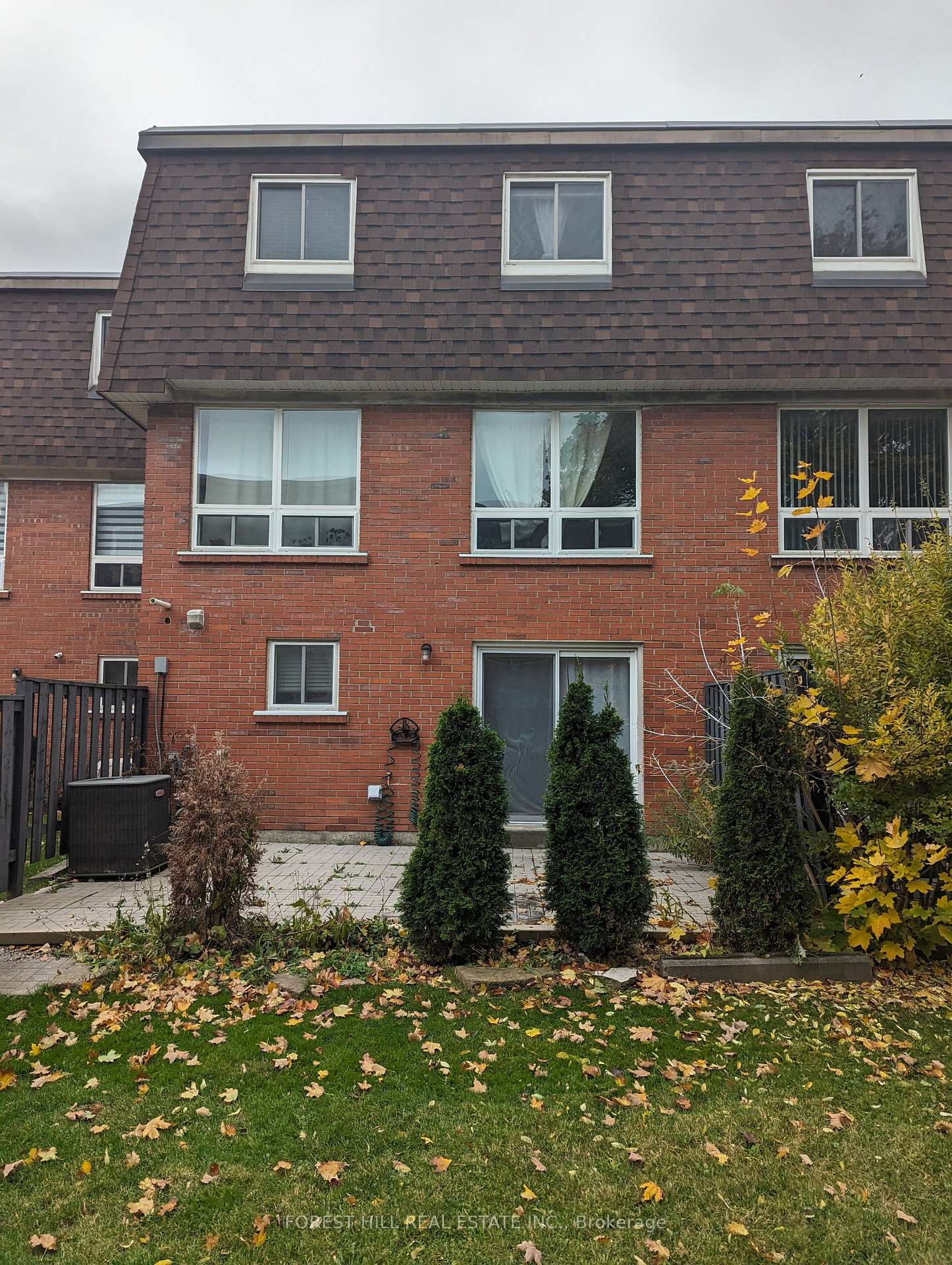 5 Bedrooms Condo at 2395 Bromsgrove,  Mississauga For sale
