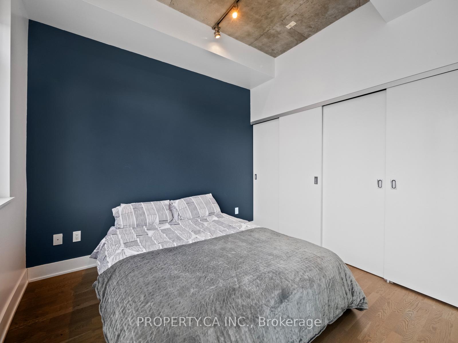 2 Bedrooms Condo at 90 Trinity,  Toronto For sale