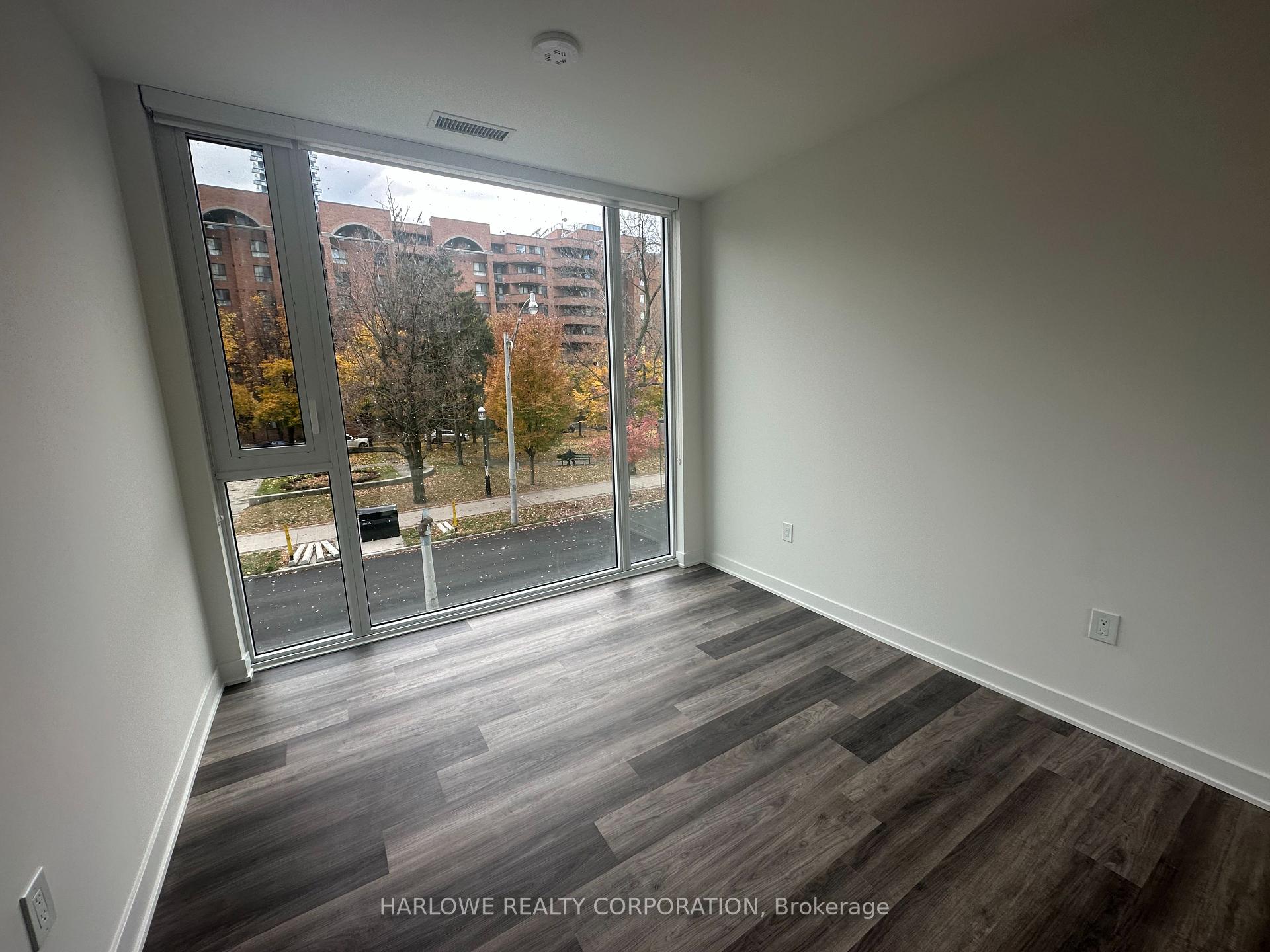 5 Bedrooms Condo at 60 Princess,  Toronto For sale