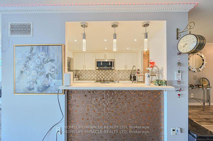 3 Bedrooms Condo at 5 Rowntree, Toronto For sale