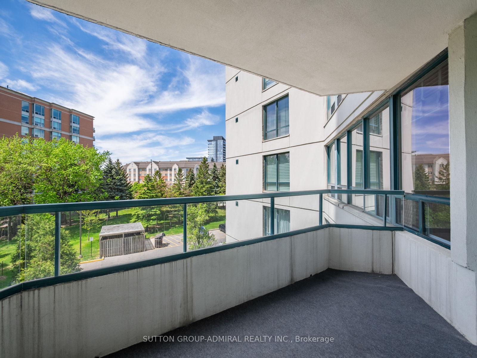 2 Bedrooms Condo at 120 Promenade, Vaughan For sale