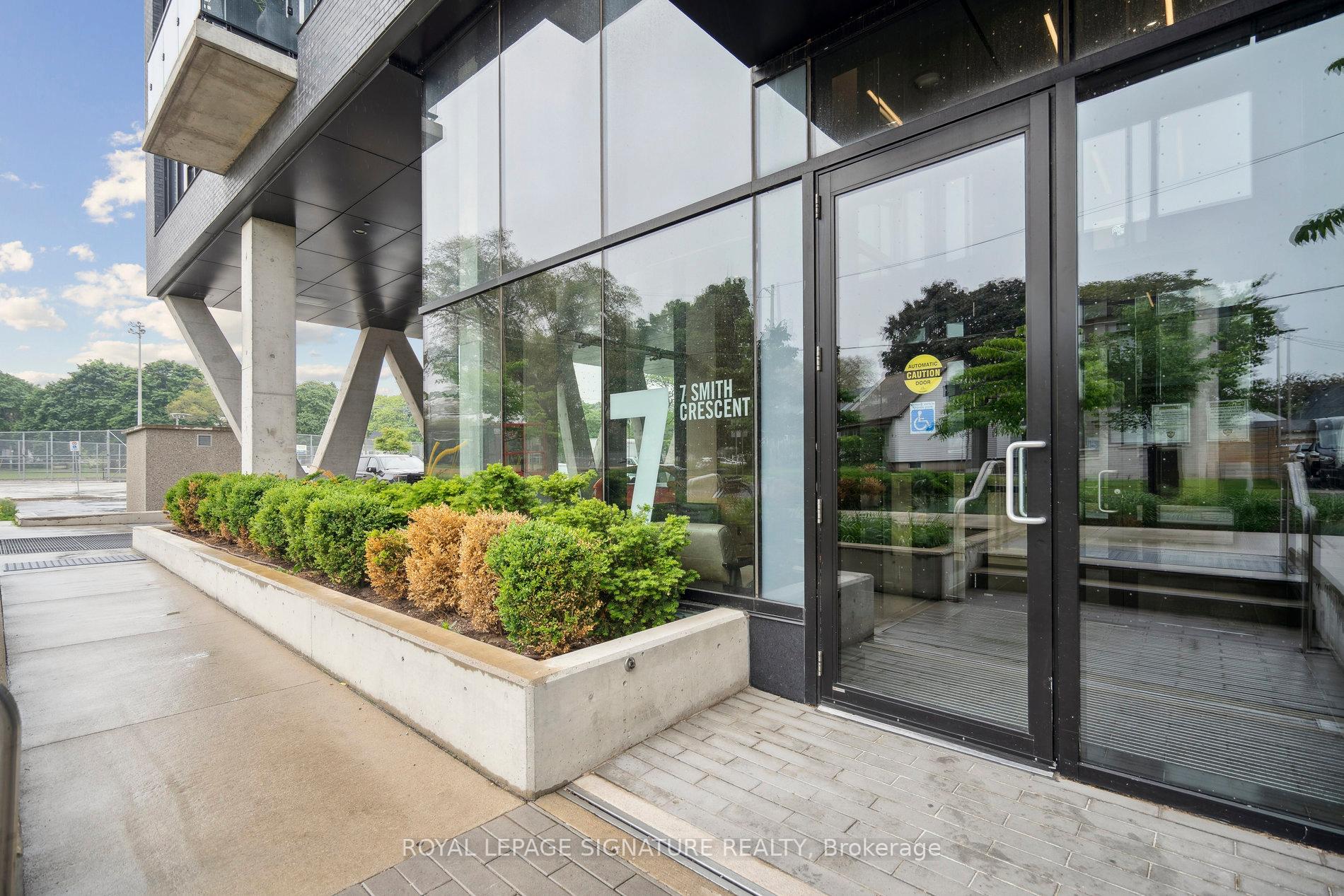 3 Bedrooms Co-op at 7 Smith, Toronto For sale