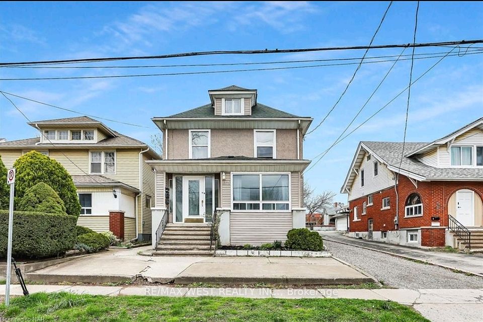 6175 Barker