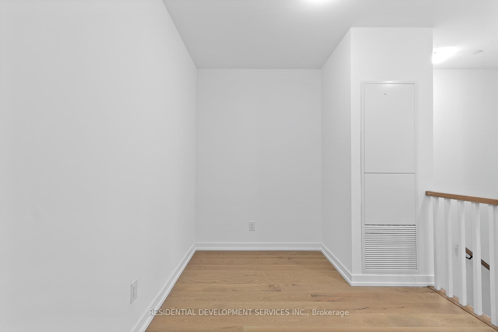3 Bedrooms Condo at 15 Maryport Ave,  Toronto For sale
