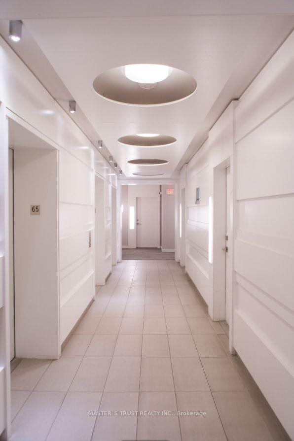 2 Bedrooms Condo at 14 York, Toronto For sale