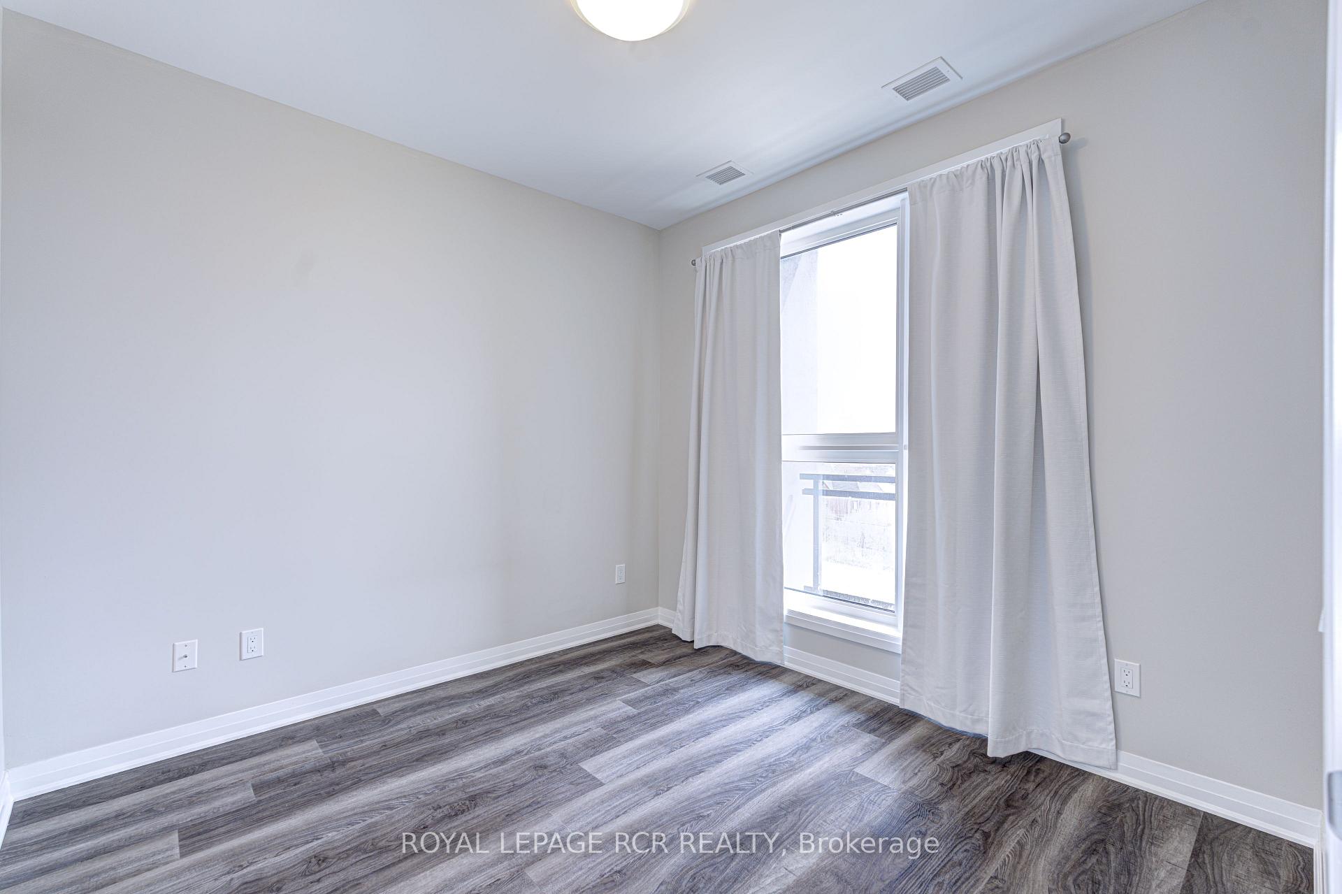 1 Bedroom Condo at 95 Dundas, Oakville For sale